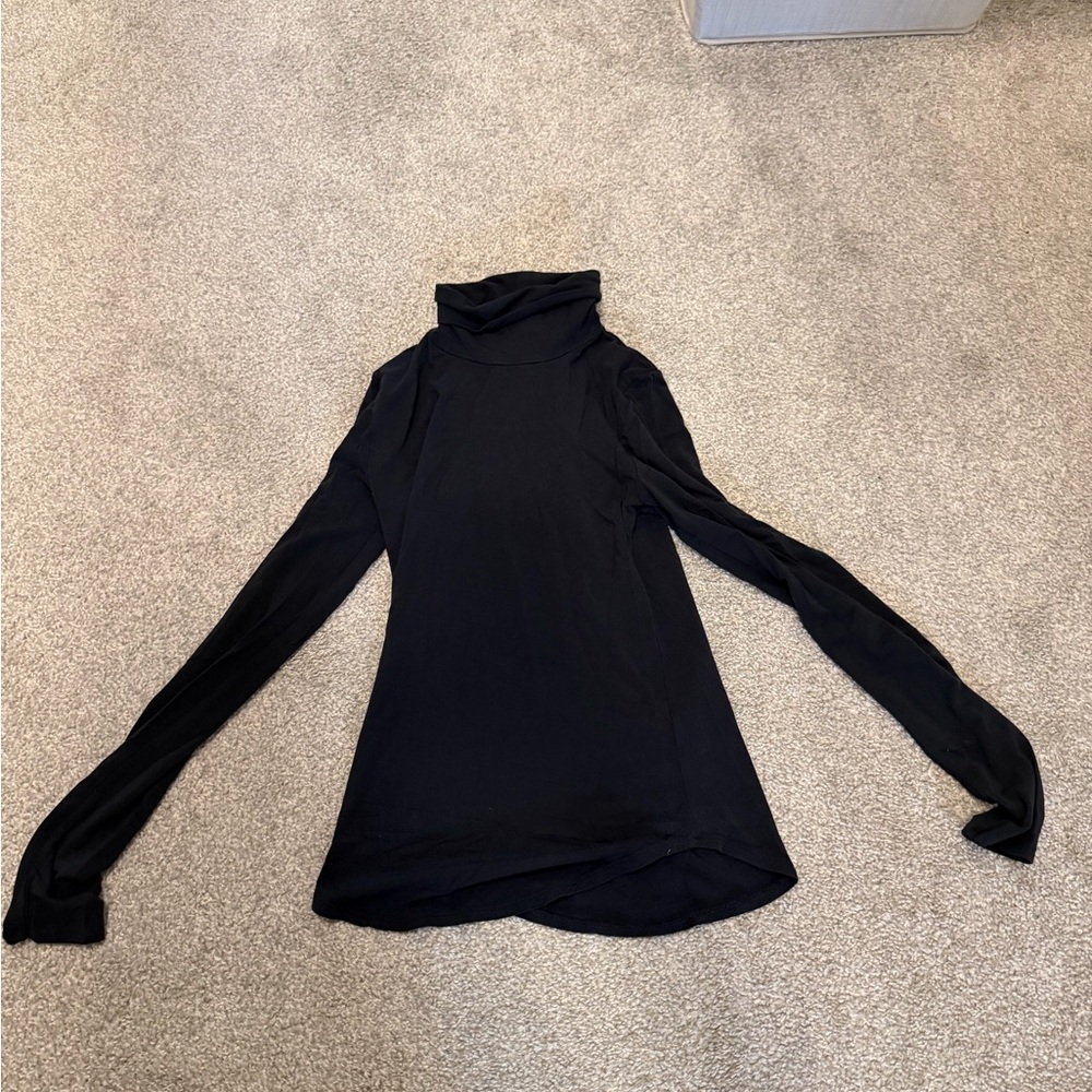 Aritzia Babaton Black Turtleneck long sleeve